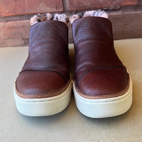 ⭐️ Tom’s Paxton Leather Slip on Sneakers - Picture 5 of 10